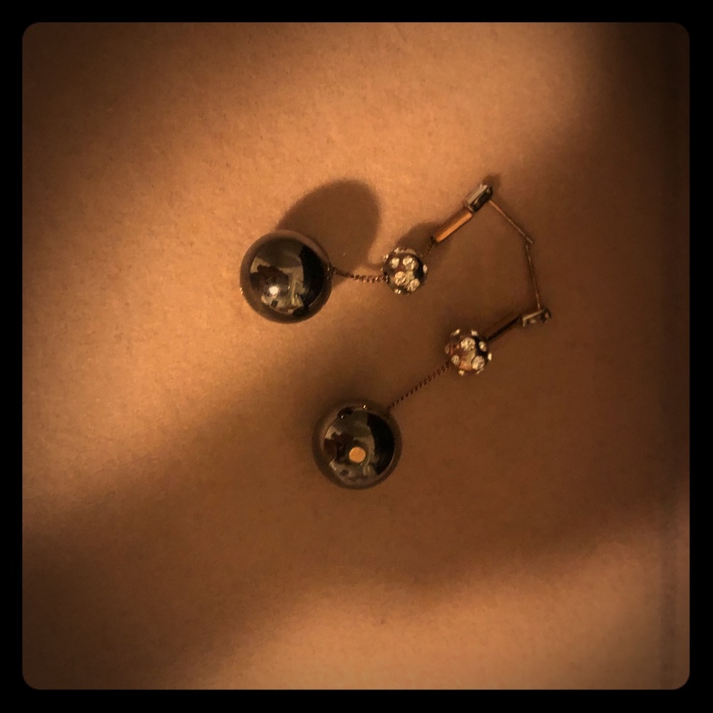 Metallic feel earring